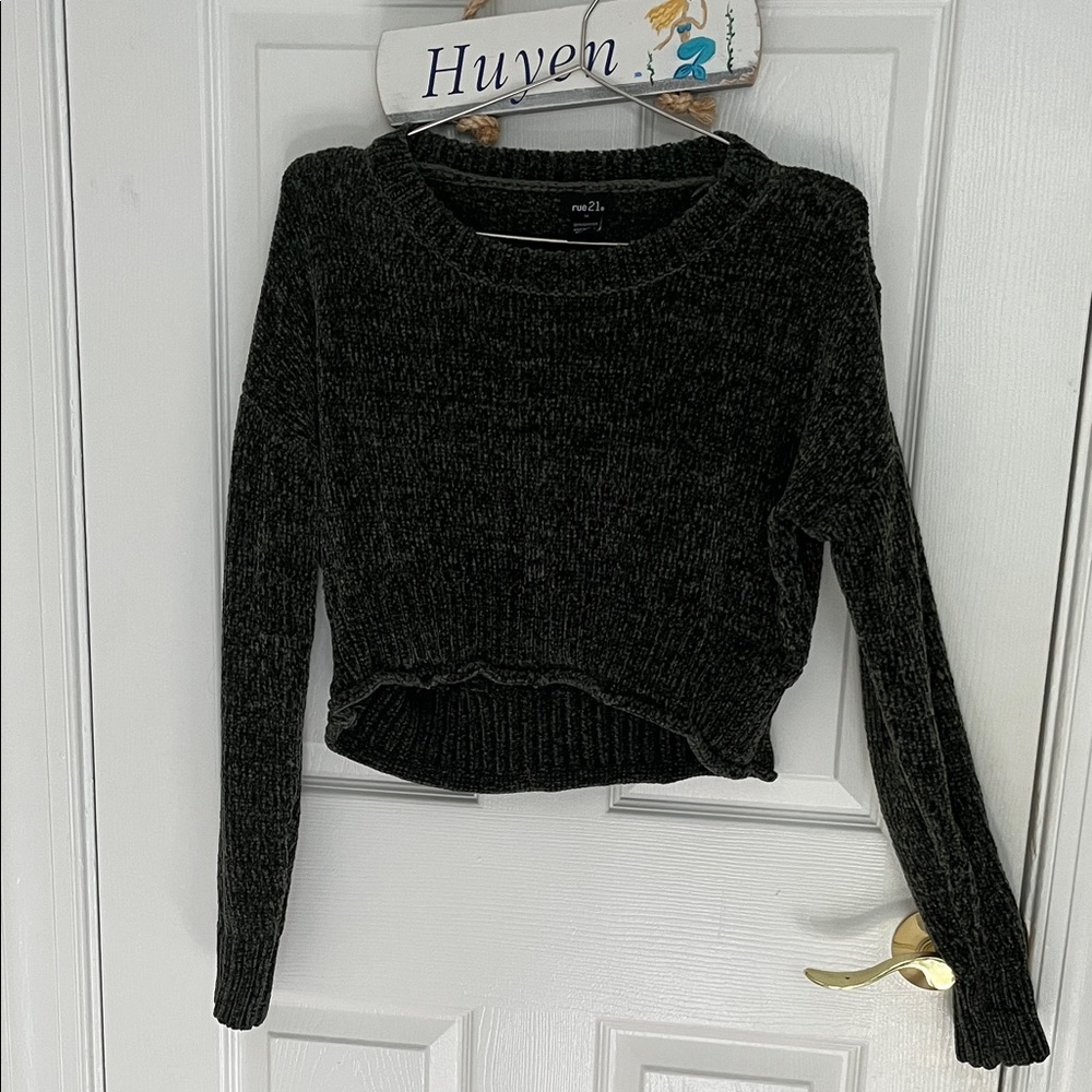 Rue21 Dark Green Crew Neck Sweater